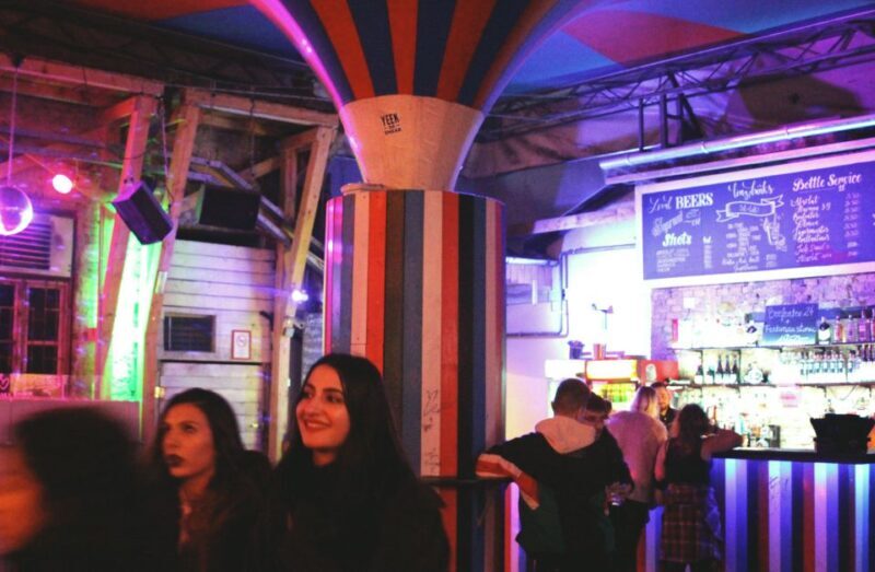 Budapest: Ruin Bar Tour - The Atmosphere and Experience at Each Stop