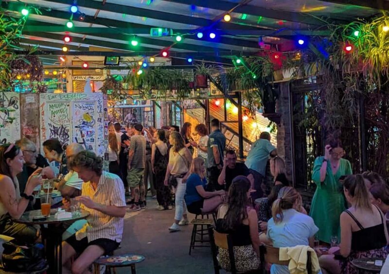 Budapest: Ruin Bars, Street Art, and Jewish Quarter Tour - The Experience Weighs