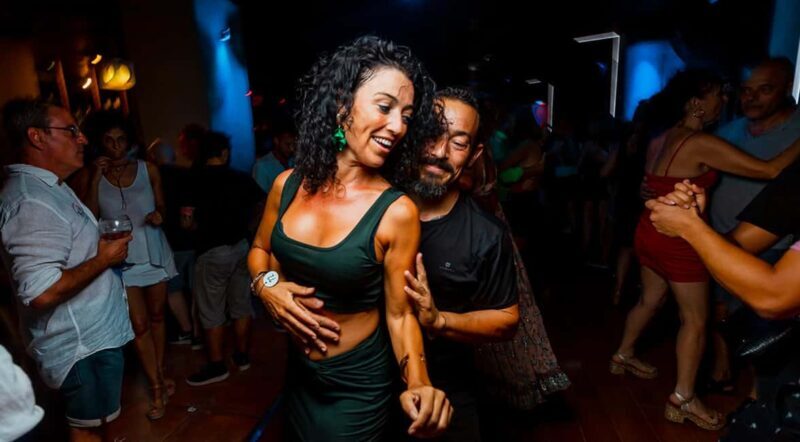 Budapest Salsa Lovers Dance Experience - Key Points