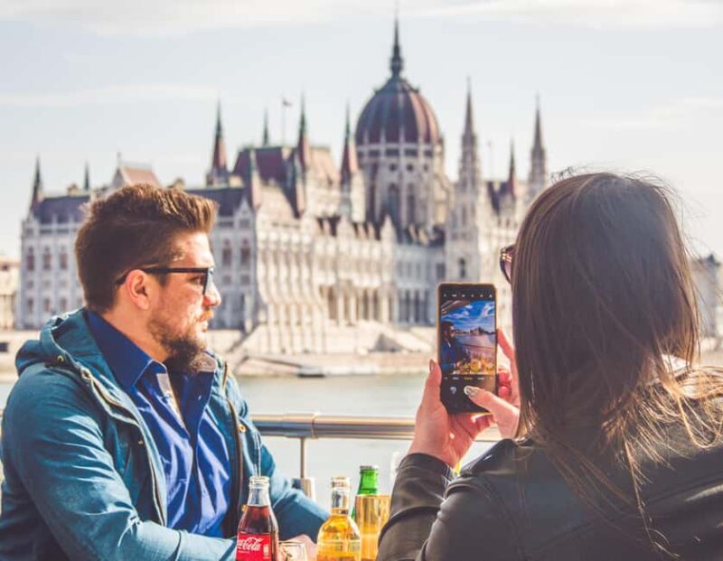 Budapest Sightseeing Cruise with Welcome Drink - Is This Tour for You?