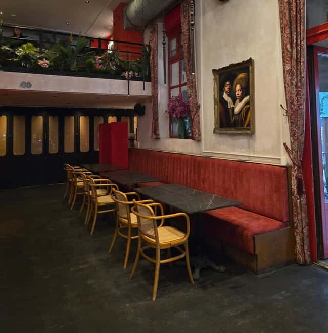 Budapest Street Food & Secrets Tour with Hidden Speakeasy - Key Points