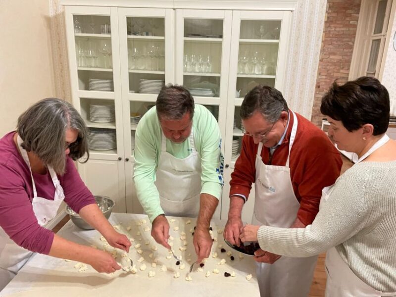 Budapest: Stretch & Bake Hungarian Strudel with Two Fillings - FAQ