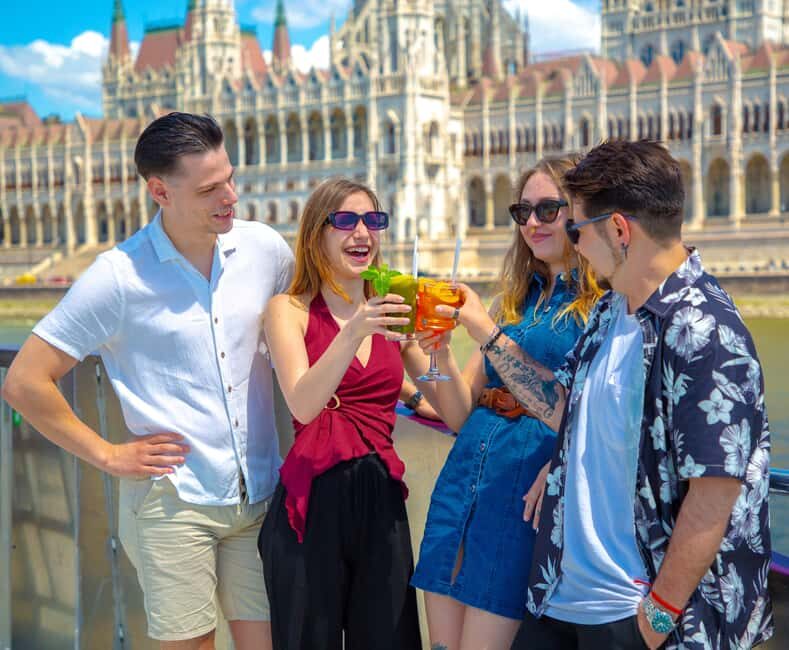 Budapest: Sunset Cocktail Cruise - Who’s This Experience Best For?