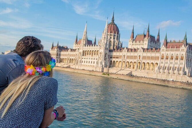 Budapest Sunset Danube Cruise with Unlimited Prosecco - The Sum Up