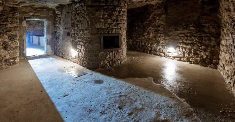 Budapest: The WWII Siege of Buda Castle & Bomb Shelter Tour - The Underground Experience