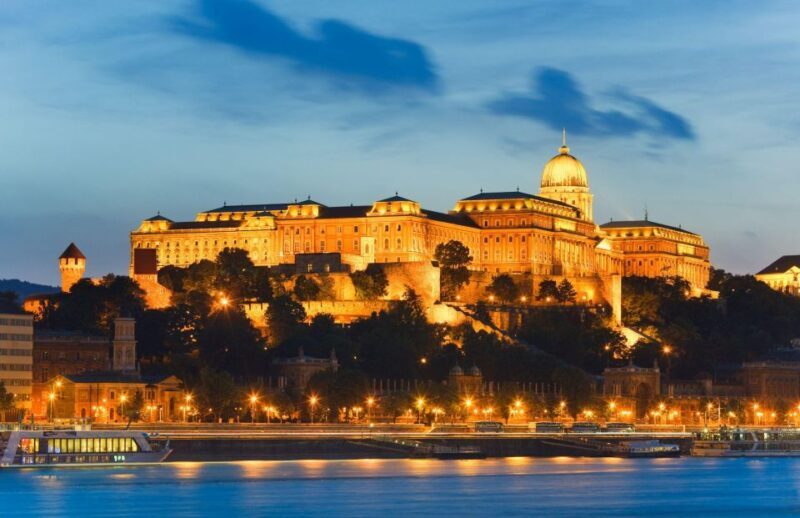 Budapest: Unlimited Prosecco and Wine Sightseeing Cruise - The Experience from the Reviews