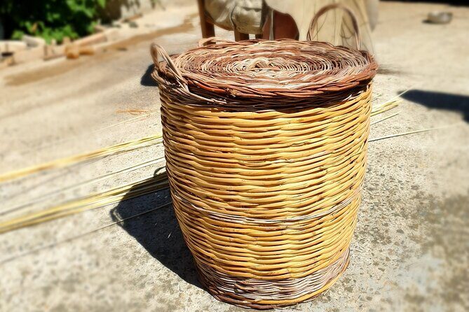 Build a typical Sardinian basket with your hands - An In-Depth Look at the Sardinian Basket-Building Experience