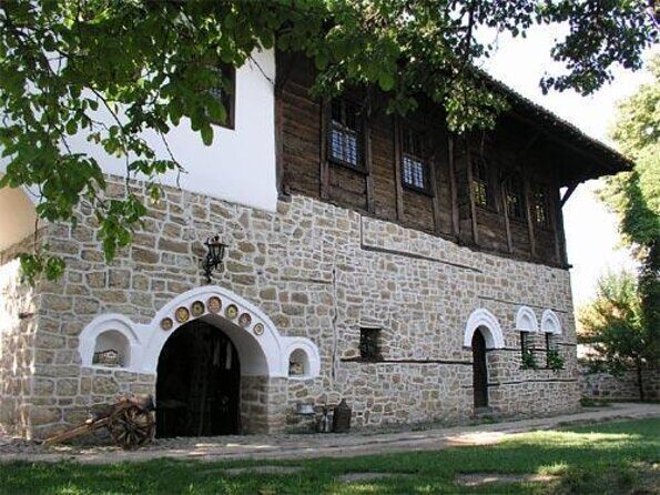 Bulgaria Day Trip - Private Tour from Bucharest - Veliko Tarnavo & Arbanasi - Introduction