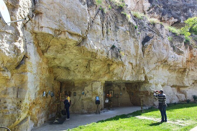Bulgaria Day Trip - Private Tour from Bucharest - Veliko Tarnavo & Arbanasi - The Sum Up