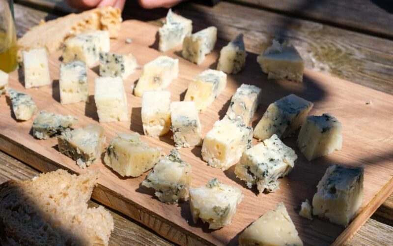 Bulnes: Excursion with funicular and Cabrales cheese cave in the Picos de Europa - The Funicular Ride to Bulnes