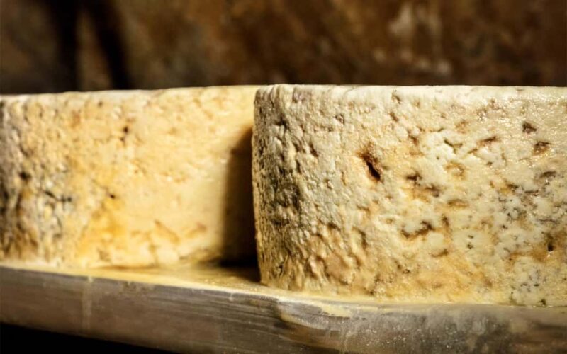 Bulnes: Excursion with funicular and Cabrales cheese cave in the Picos de Europa - The Cheese Cave Experience