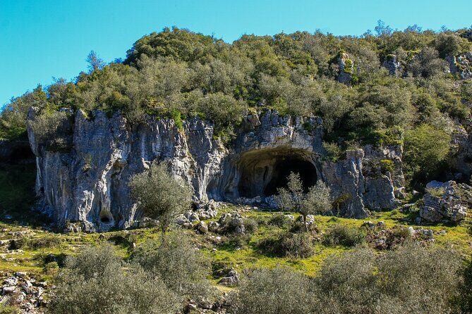 Buracas do Casmilo Private Hiking Tour from Coimbra - Who Should Consider This Tour?