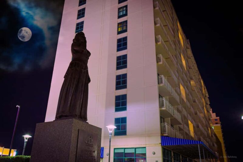 Buried Beneath the Boardwalk: Neptune Ghouls and Ghost Tours - Who Should Consider This Tour?