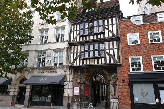 Burnings, Butchery & Black Death: A Walking Tour of London's Bloody Past - The Guide and Overall Experience