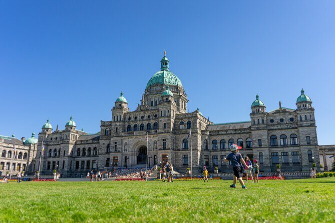 Butchart Gardens and Victoria Sightseeing Tour from Vancouver - Who Is This Tour Best Suited For?