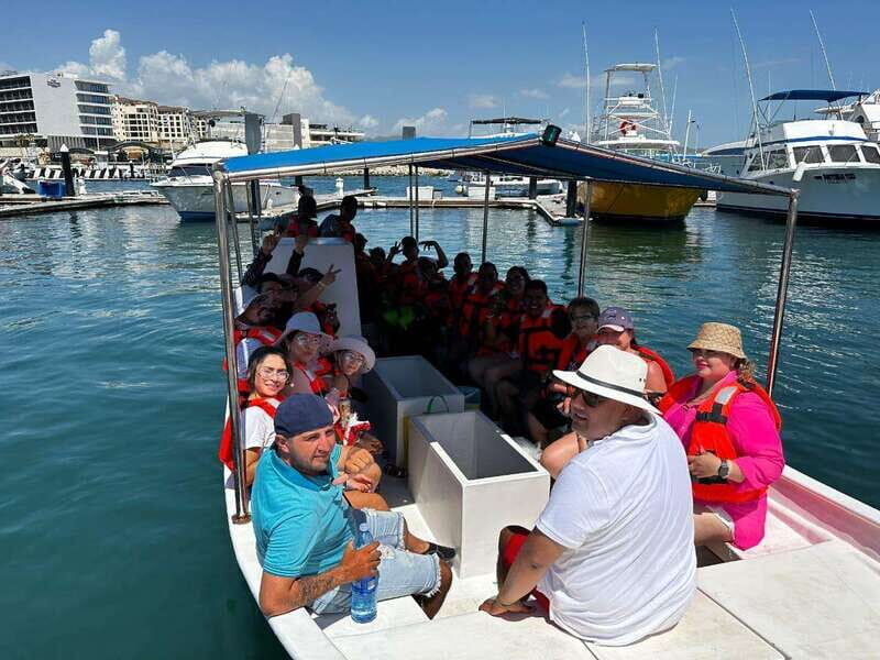 Cabo San Lucas: boat tour around the peninsula and stay at the beach - FAQ