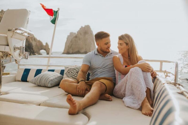 Cabo San Lucas: Romantic Dinner on a Private Yacht - The Experience Day Step-by-Step