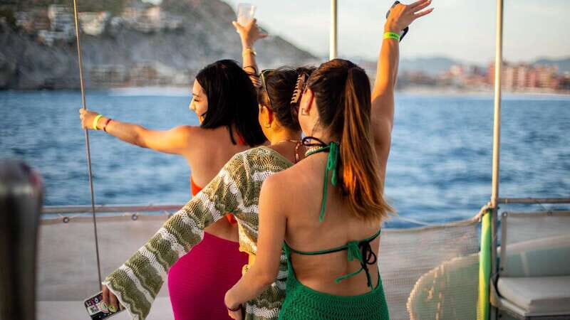 Cabo San Lucas: Sunset Party Cruise with Open Bar - The Experience Onboard