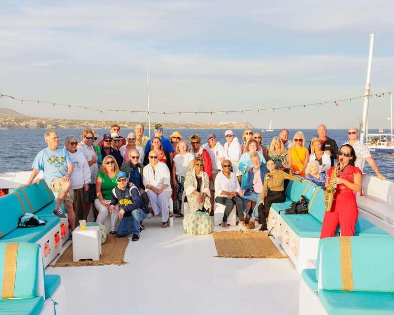 Cabos: Cabo Wave Cruise with Snorkeling, Lunch & Open Bar - Value for Money