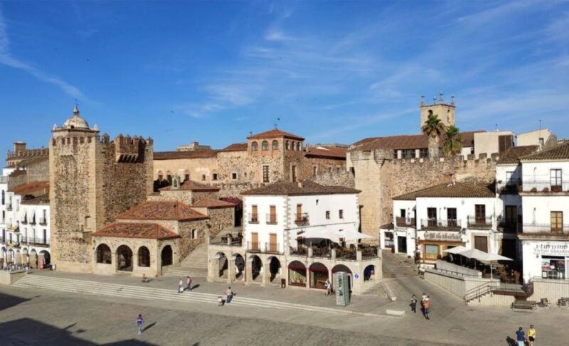 Caceres: City Highlights Private Guided Walking Tour - Exploring Caceres: What You Can Expect