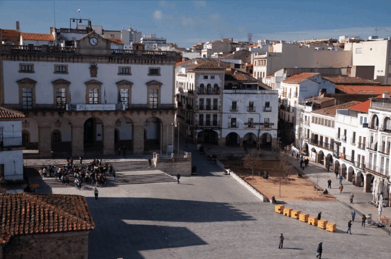 Cáceres: City Highlights Walking Tour with Local Guide - Evaluating the Price and Value