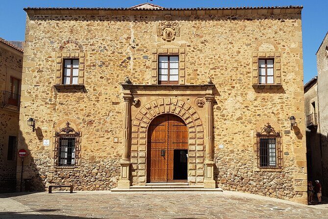 Cáceres Private Historic Walking Tour - Exploring Cáceres Through Its Streets and Stories