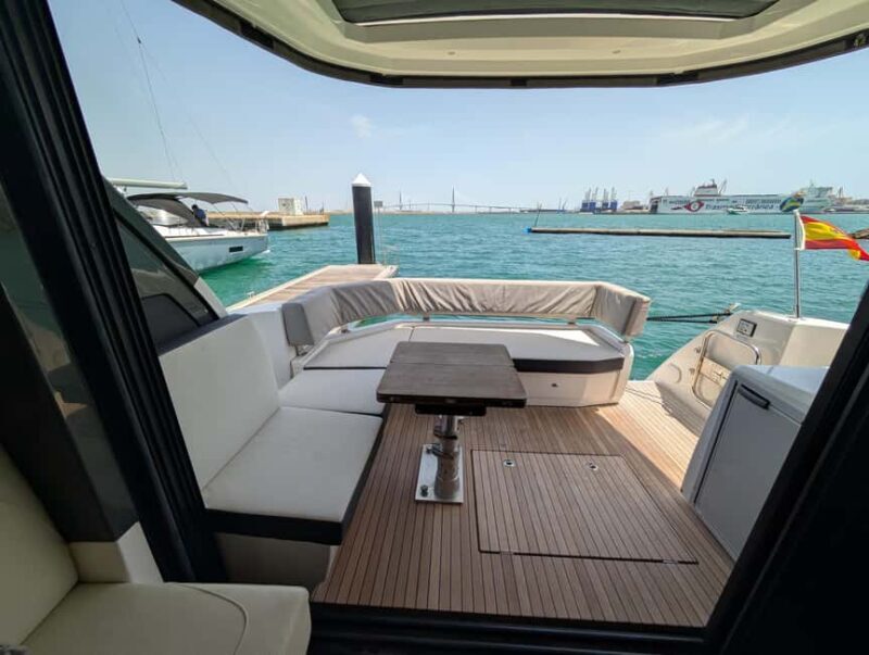 Cádiz: Bay of Cádiz Luxury Motor Boat Cruise - FAQ