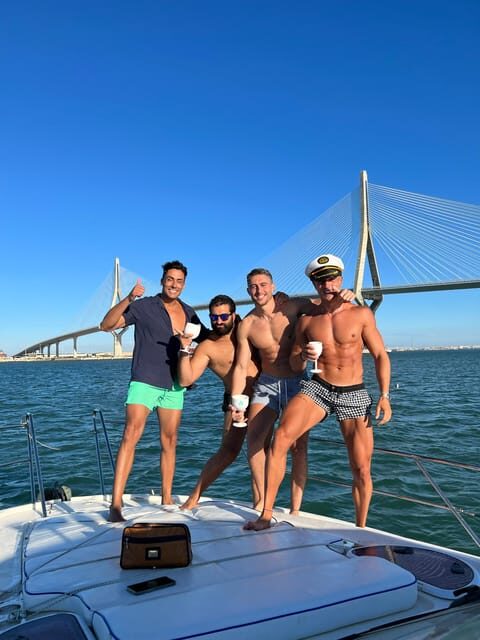 Cadiz: Exclusive Yacht excursion to La Caleta or Pepa Bridge - Key Points
