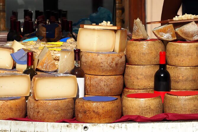 Cagliari: A Full Meal Sardinian Food Tour with Do Eat Better - Meeting Point and First Impressions