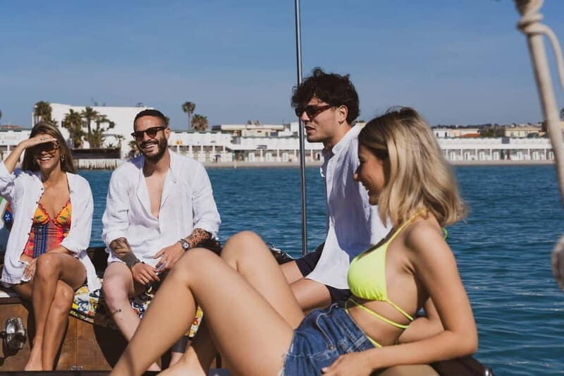 Cagliari: Boat Tour Snorkeling frutta alla Sella del Diavolo - The experience on the boat