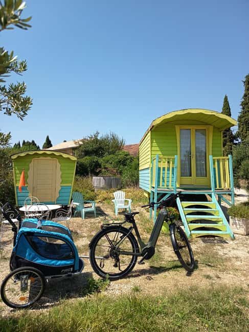 Cairanne: Renting electric bikes and family accessories - Who Would Love This Experience?