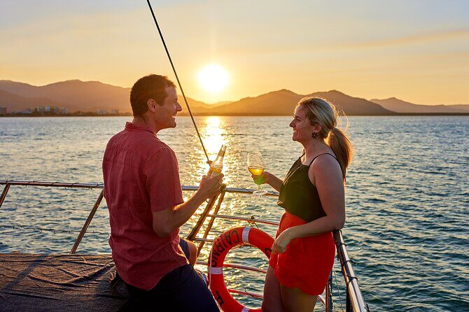 Cairns Catamaran Harbour and Dinner Cruise - Key Points