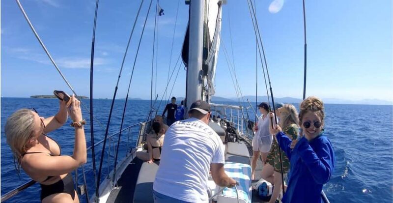 Cairns: Green Island & Great Barrier Reef Sailing Tour - What Makes This Tour Stand Out?