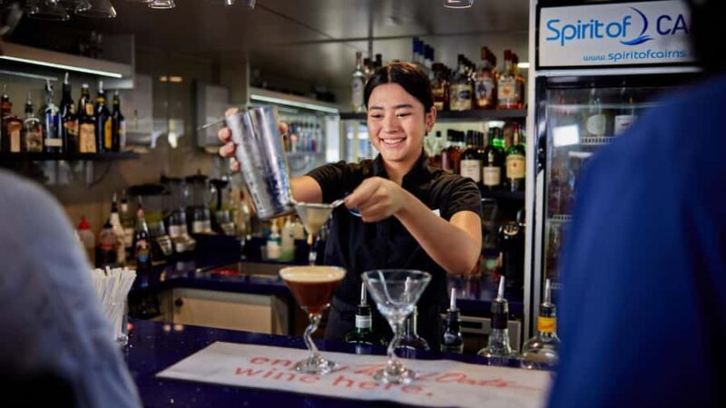 Cairns: Spirit of Cairns Dinner Cruise - Staff and Service