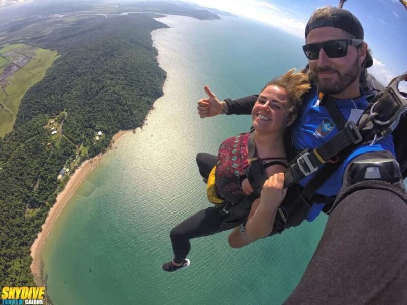 Cairns: Tandem Skydive - The Dive into the Experience