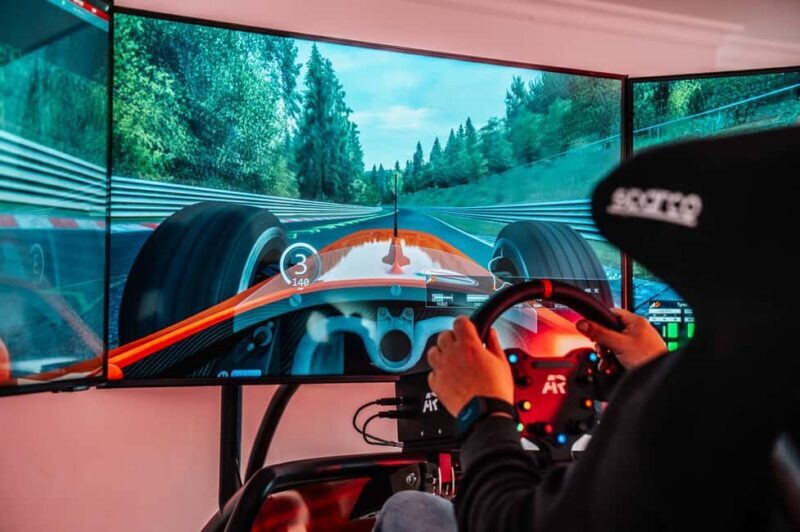 Cala d'Or: Sim Racing Experience with High-End Racing Simulators - Who Will Love This?