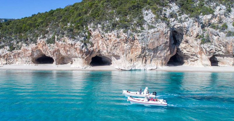 Cala Gonone: Dinghy Excursion to C. Mariolu and C. Goloritzè - The Dinghy Experience: About 12 People, Plenty of Movement