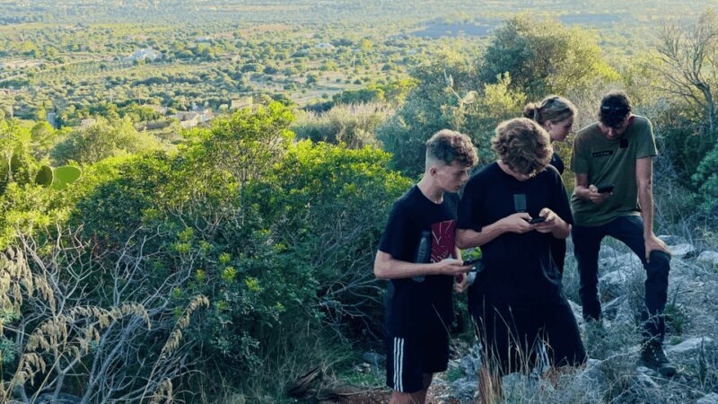 Cala Millor: "Cavemen", cave on a mountain,fun game and hike - Key Points