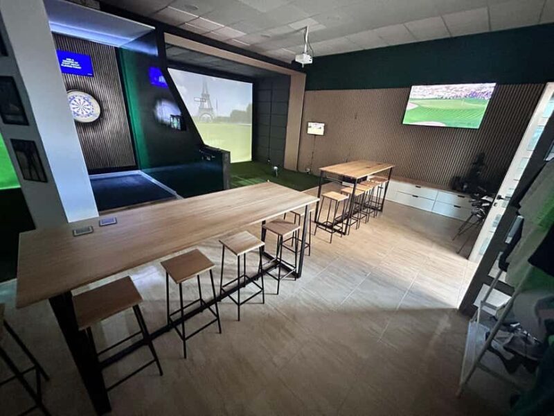 Caleta: Golf Simulator Experience with Drinks - The Value of the Experience