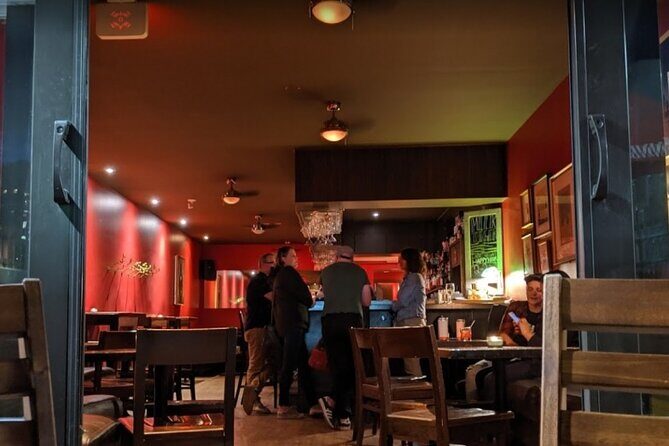 Calgary Bar Crawl: Cruisin' Calgary - What to Expect from the Calgary Bar Crawl: Cruisin Calgary