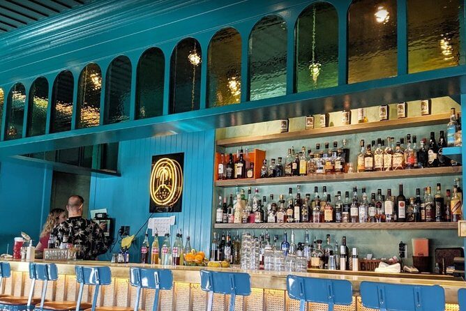 Calgary Bar Crawl: Cruisin' Calgary - What the Reviews Say