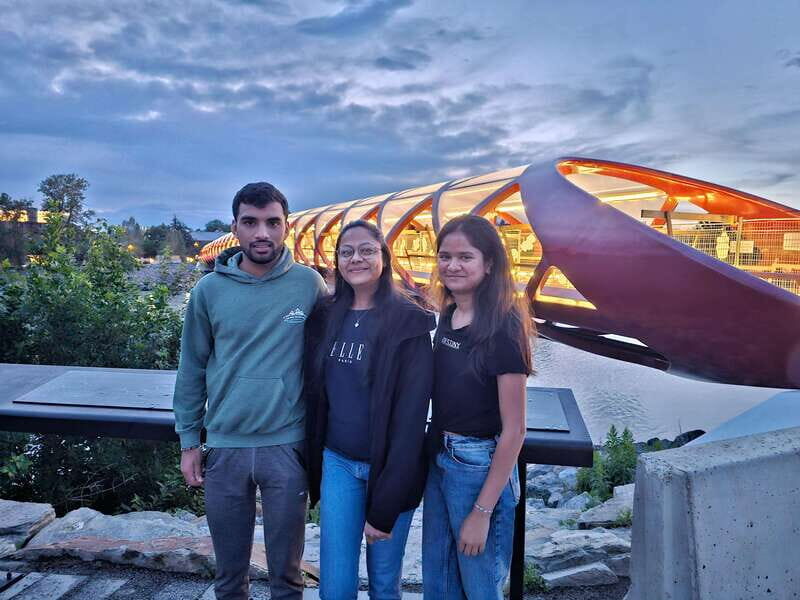 Calgary City Tour & Yamnuska Wolfdog Sanctuary Private Tour - Deep Dive into the Itinerary