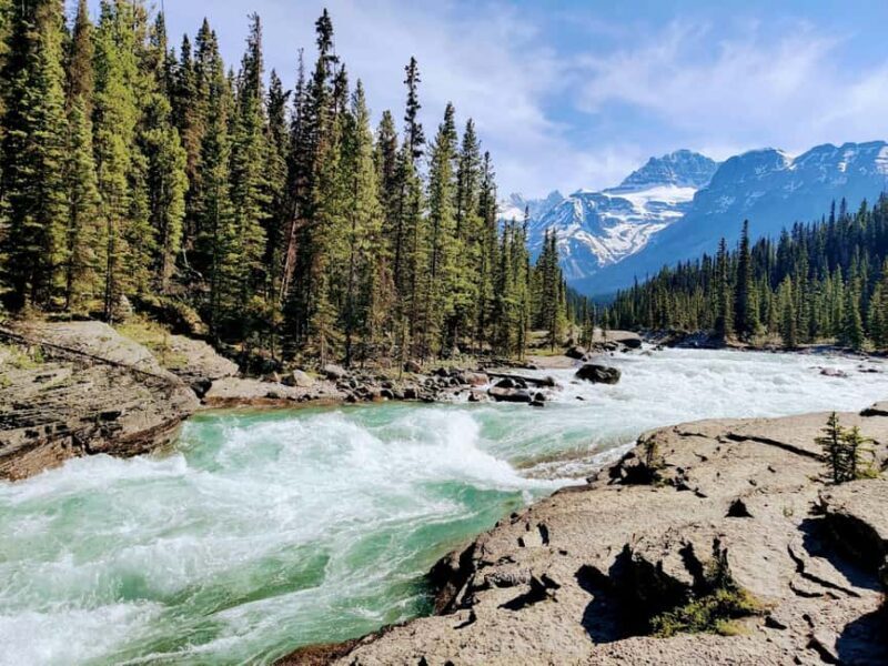 Calgary: Lake Louise, Moraine Lake, & Emerald Lake Tour - What Makes This Tour Stand Out?