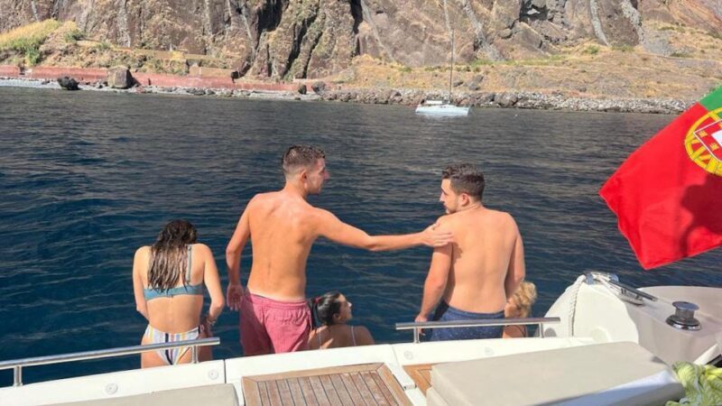 Calheta: Private Charter  Aestus Luxury Boat - Key Points