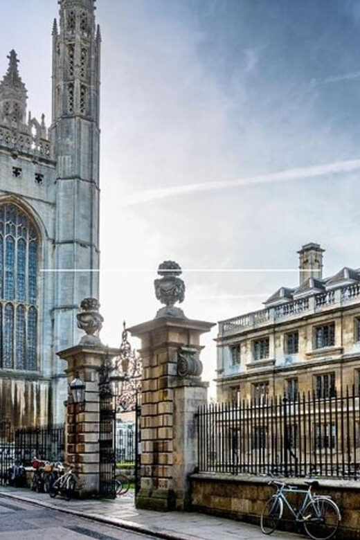 Cambridge: Sightseeing Walking Tour with a Local Guide - The Role of the Guide