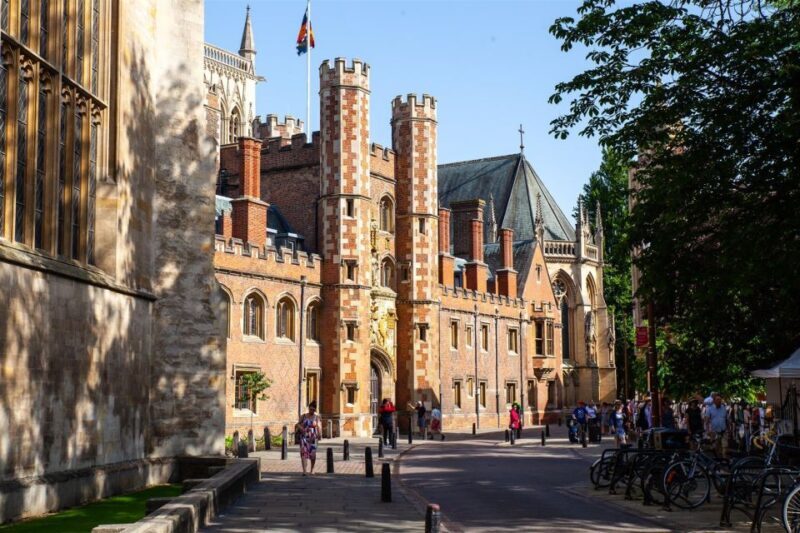 Cambridge: University Alumni Tour with Kings College Option - Key Points