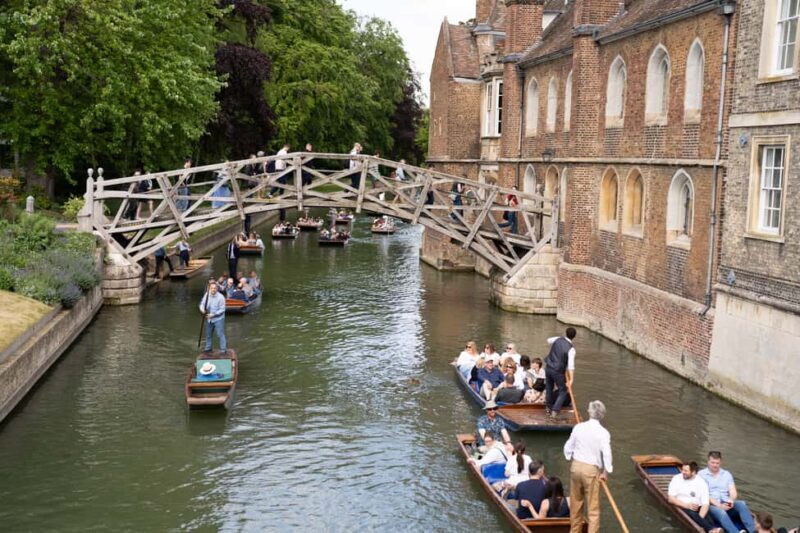 Cambridge University: Guided Punting Tour on the River Cam - The Experience Itself: Pros and Cons