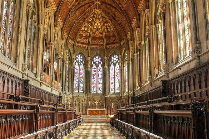 Cambridge University Walking Tour - Down to the River Cam via Magdalene Bridge
