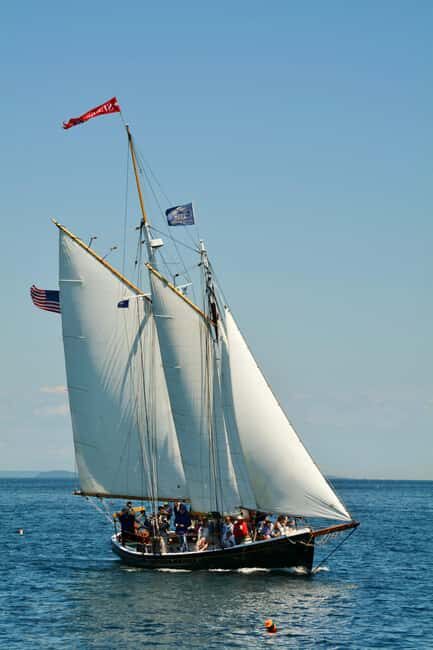 Camden, Maine: Day Sails aboard Schooner Surprise - A Closer Look at the Camden Schooner Experience