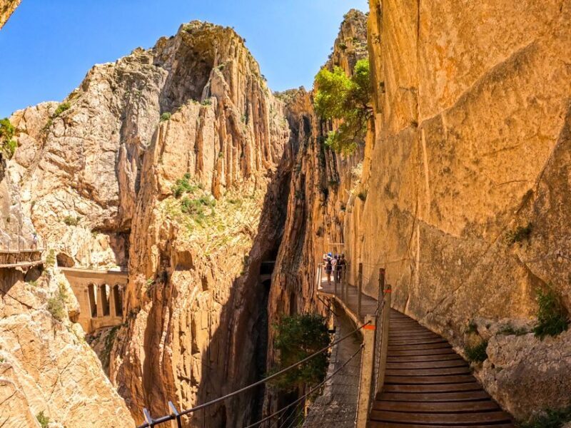 Caminito del Rey: Entry Ticket and Guided Tour - Guide Quality and Group Dynamics